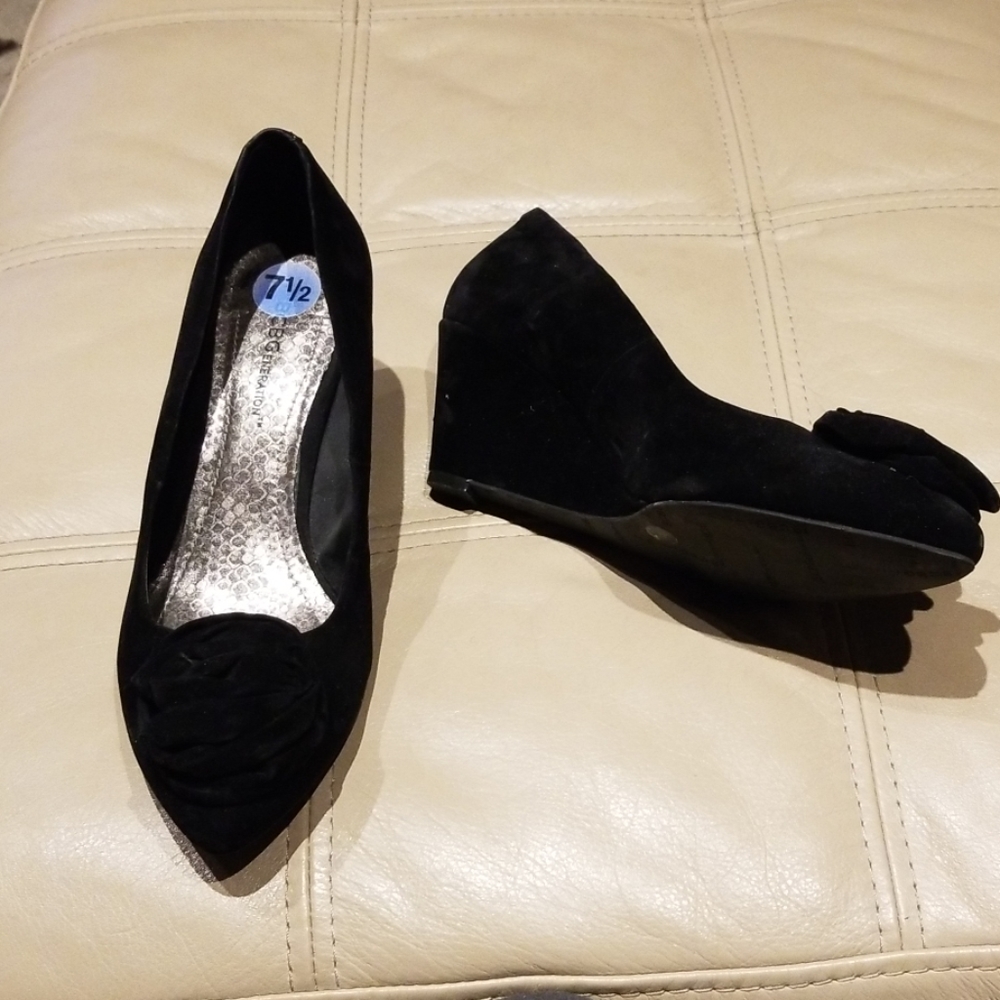 BCBGeneration black fabric rose toe 2.5" wedge